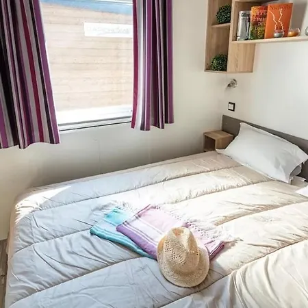 Mobilhome Idealement Situe 3 Ch Domaine De La Yole 5etoiles