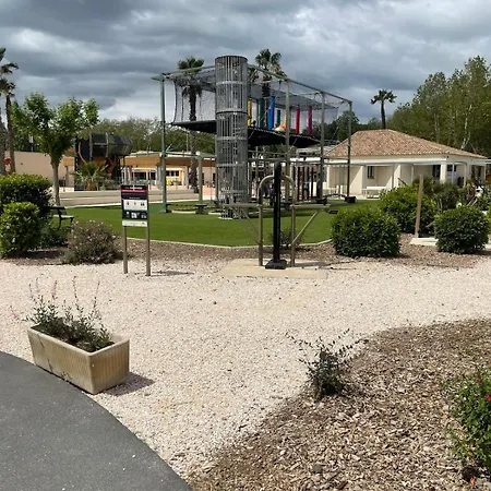 Mobilhome Idealement Situe 3 Ch Domaine De La Yole 5etoiles *