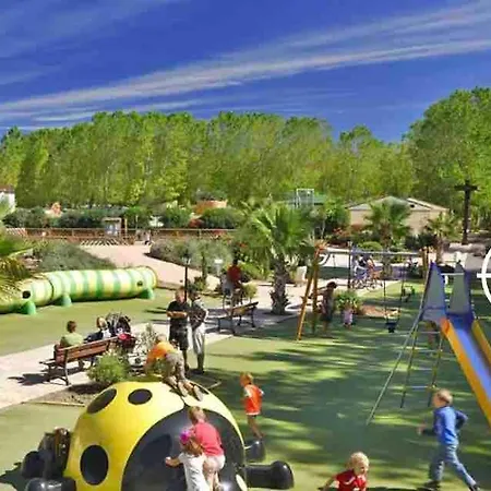 Mobilhome Idealement Situe 3 Ch Domaine De La Yole 5etoiles Kemp *