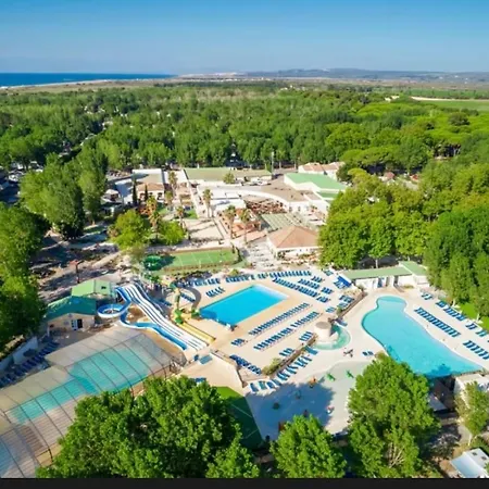 Mobilhome Idealement Situe 3 Ch Domaine De La Yole 5etoiles Camping