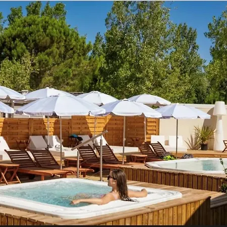 Mobilhome Idealement Situe 3 Ch Domaine De La Yole 5etoiles Kemp Vendres