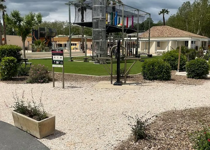 Mobilhome Idealement Situe 3 Ch Domaine De La Yole 5etoiles *