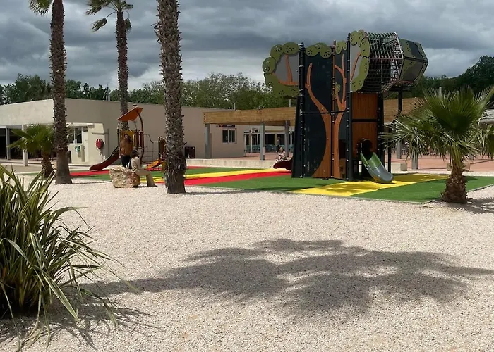 Mobilhome Idealement Situe 3 Ch Domaine De La Yole 5etoiles Vendres