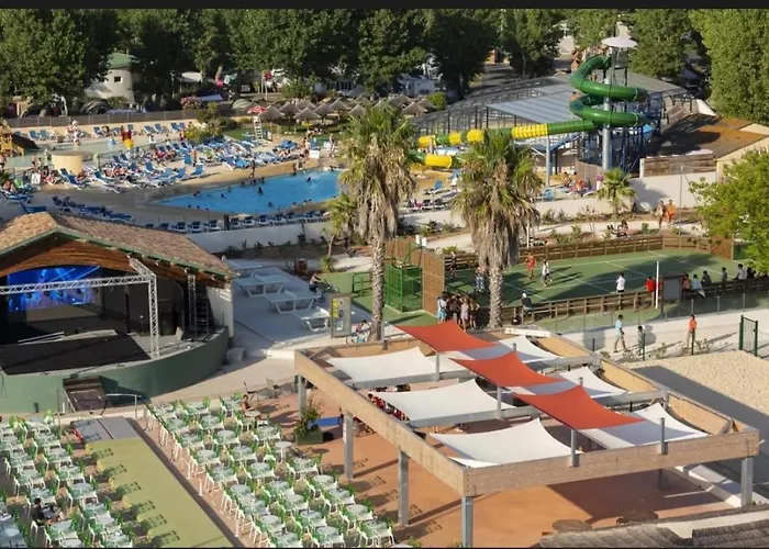 Mobilhome Idealement Situe 3 Ch Domaine De La Yole 5etoiles Camping